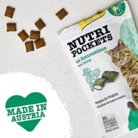 عکس اسنک تشویقی بالشتی مغزدار GimCat مدل Nutri Pockets تهیه شده از کت نیپ مخصوص گربه - 60 گرم